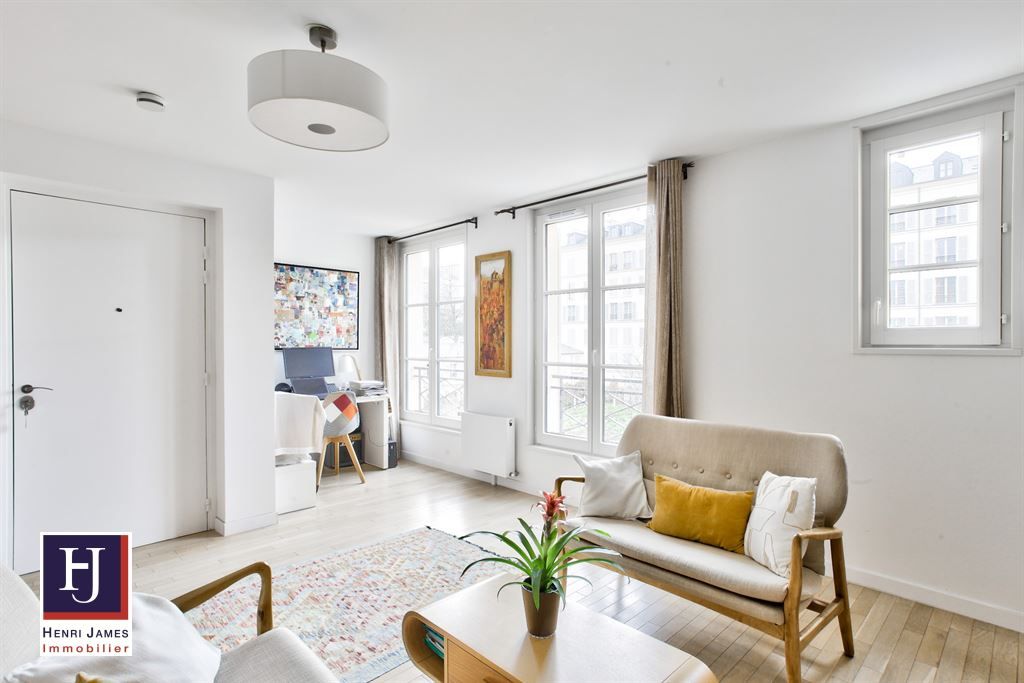 apartment 4 rooms for sale on VERSAILLES (78000)