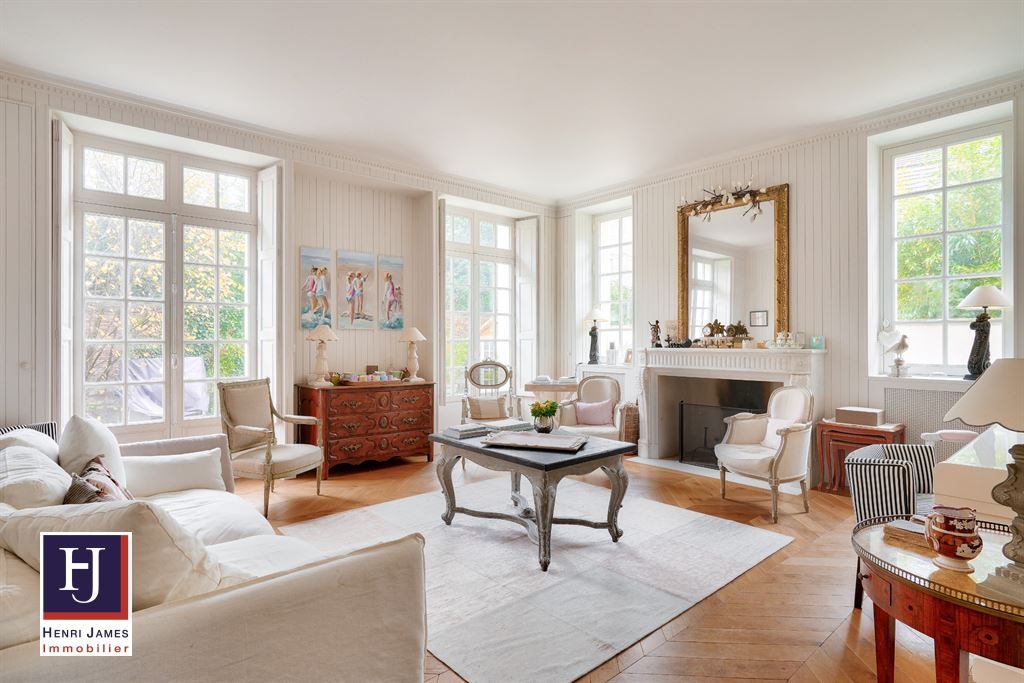 maison 12 pièces en vente sur VERSAILLES (78000)