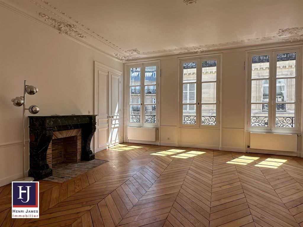 appartement 5 pièces en location sur PARIS (75009)