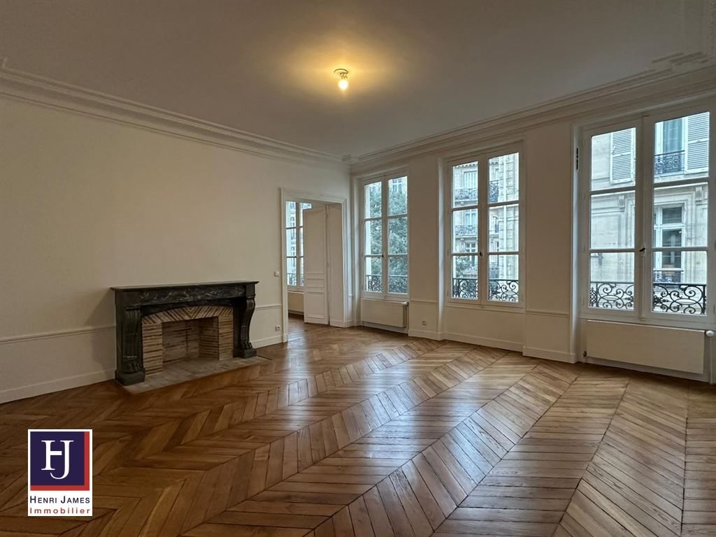 appartement 5 pièces en location sur PARIS (75009)